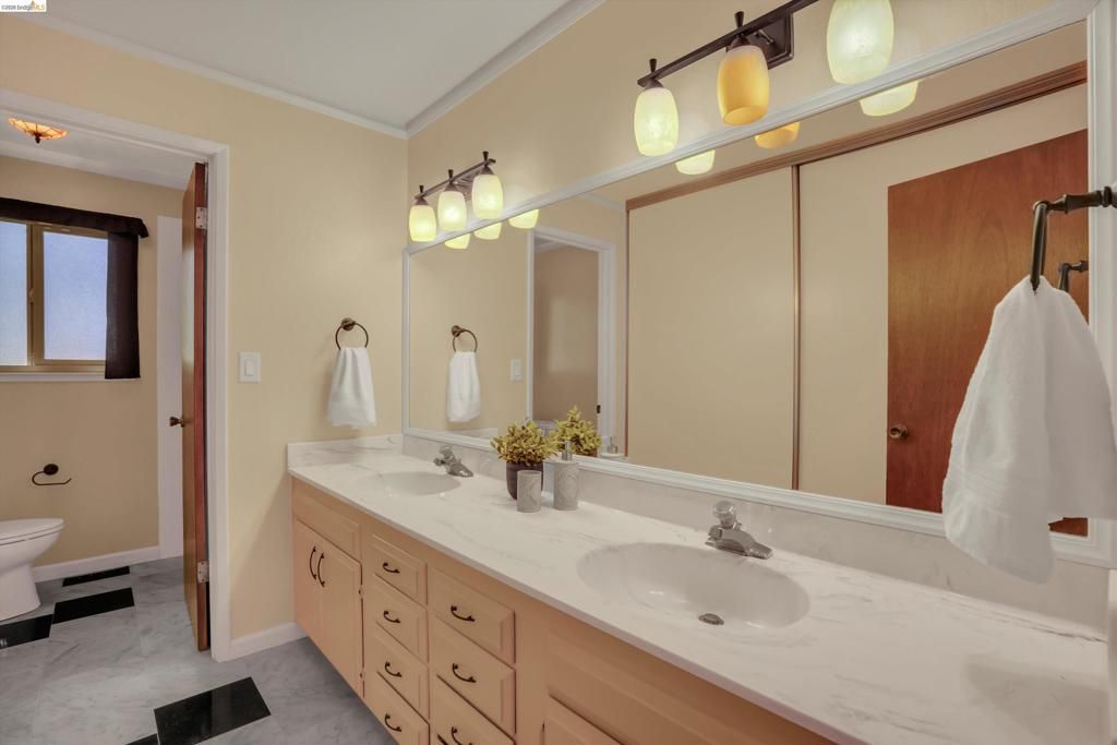 Image 27 of property listing at 2876 Stirrup Dr, Oakley, CA 94561