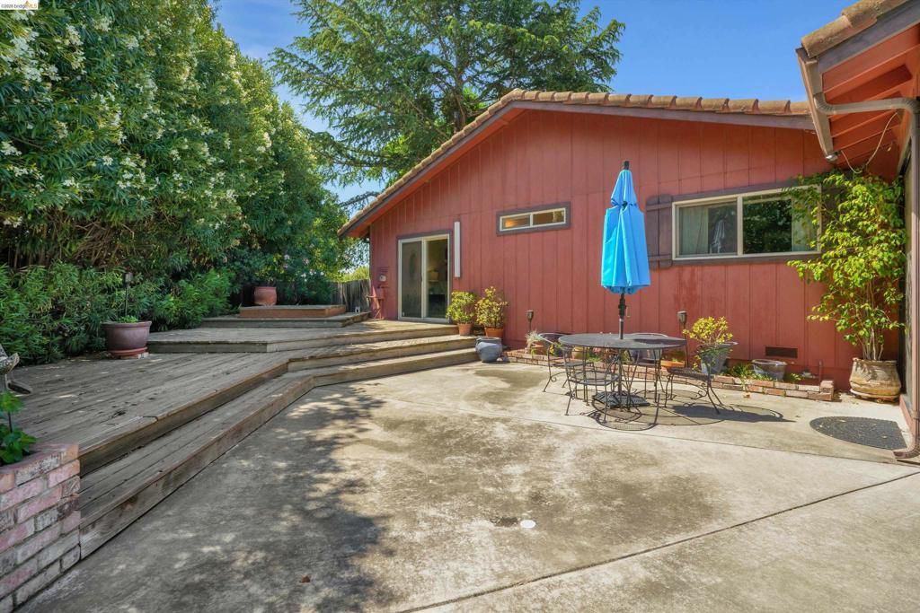 Image 34 of property listing at 2876 Stirrup Dr, Oakley, CA 94561