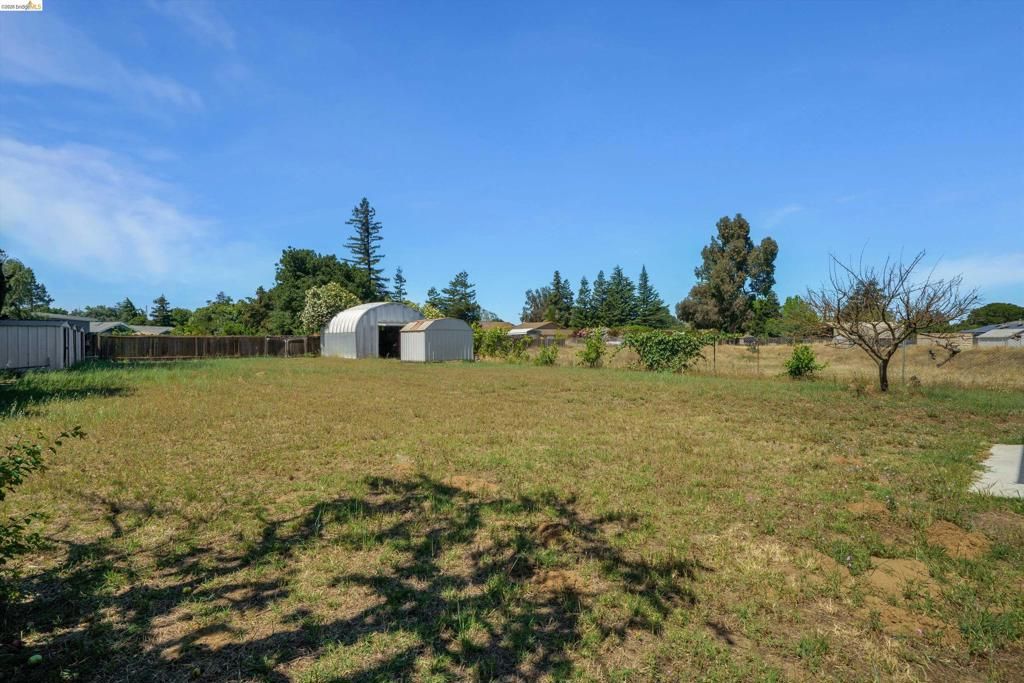 Image 39 of property listing at 2876 Stirrup Dr, Oakley, CA 94561