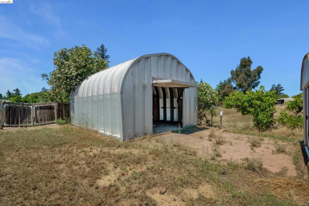 Image 42 of property listing at 2876 Stirrup Dr, Oakley, CA 94561