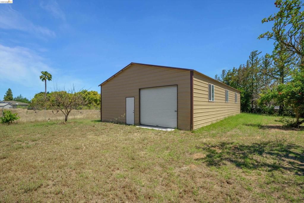 Image 43 of property listing at 2876 Stirrup Dr, Oakley, CA 94561