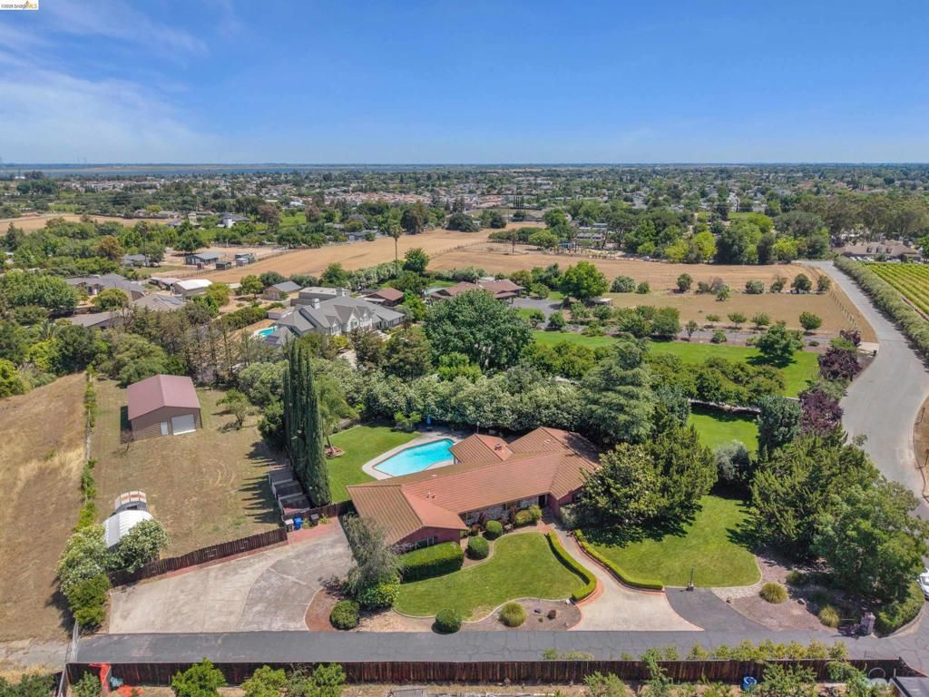 Image 46 of property listing at 2876 Stirrup Dr, Oakley, CA 94561