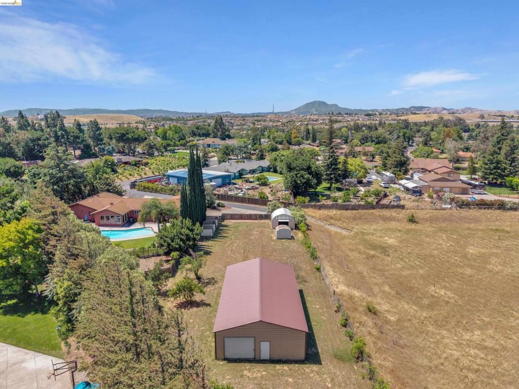Image 52 of property listing at 2876 Stirrup Dr, Oakley, CA 94561
