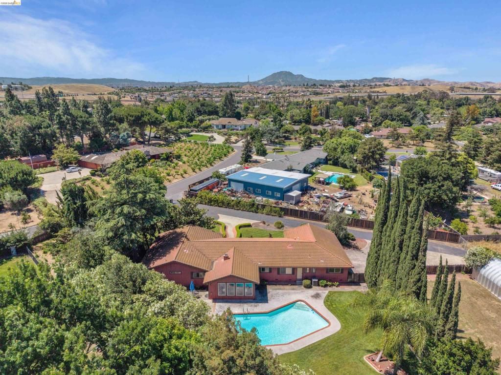 Image 53 of property listing at 2876 Stirrup Dr, Oakley, CA 94561