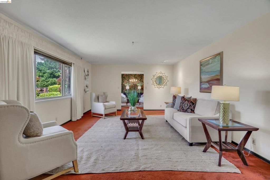 Image 8 of property listing at 2876 Stirrup Dr, Oakley, CA 94561