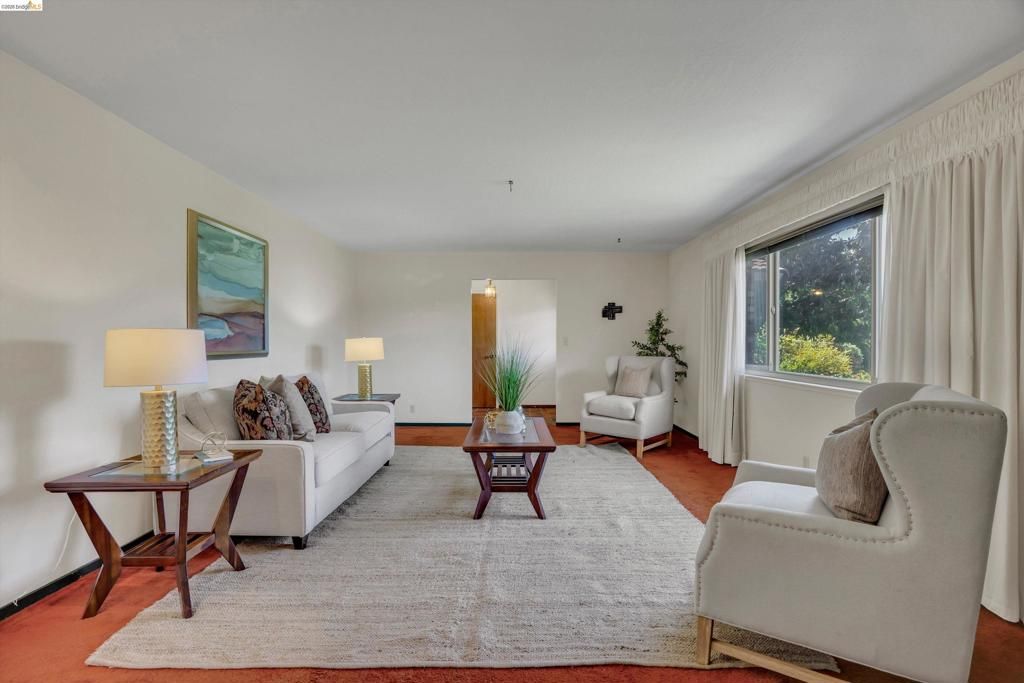 Image 9 of property listing at 2876 Stirrup Dr, Oakley, CA 94561