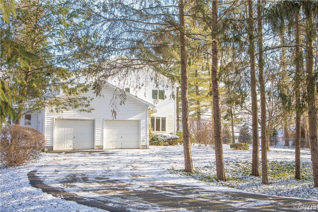 1916 West Lake Road, Skaneateles, NY 13152
