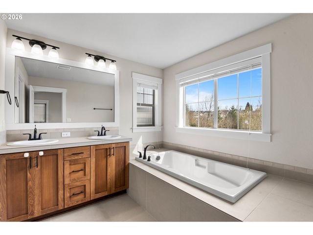 15079 Nw ROSSETTA St, Portland, OR 97229