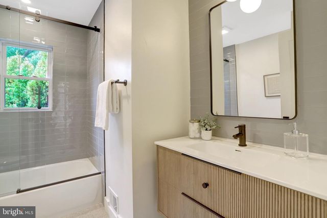 3504 GORDON ST, Falls Church, VA 22041