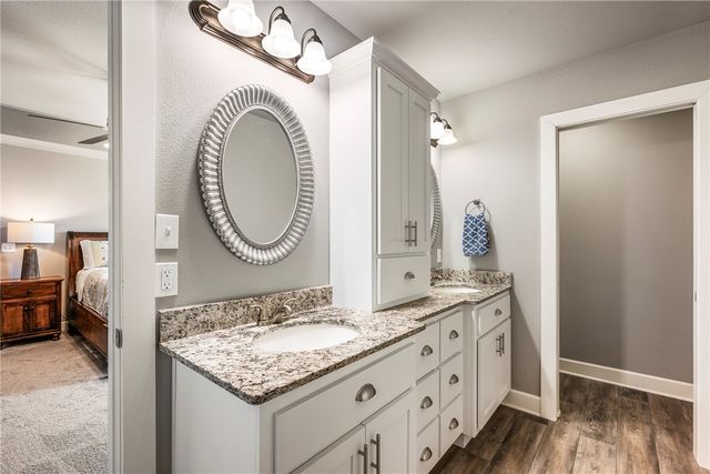 1057 Ruscello Avenue, Tontitown, AR 72762