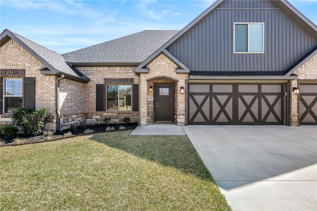 1057 Ruscello Avenue, Tontitown, AR 72762