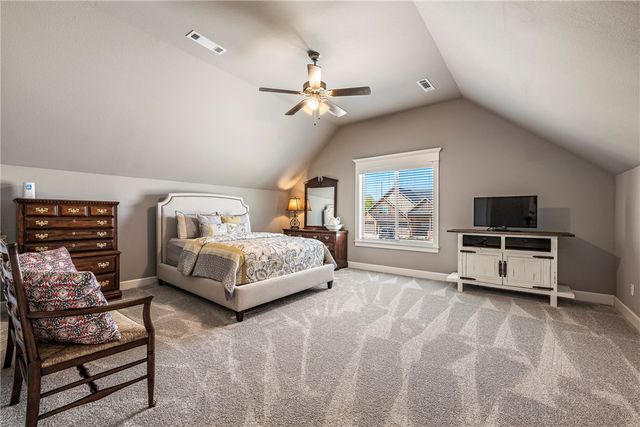 1057 Ruscello Avenue, Tontitown, AR 72762