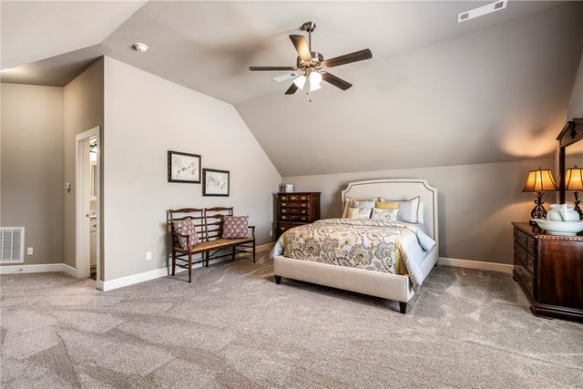 1057 Ruscello Avenue, Tontitown, AR 72762