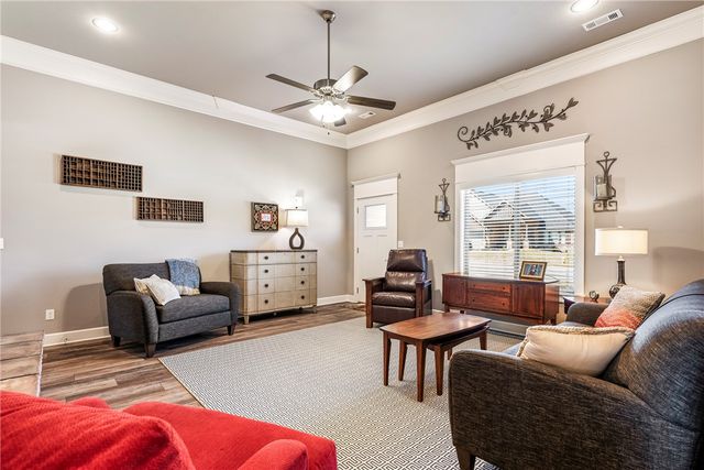 1057 Ruscello Avenue, Tontitown, AR 72762