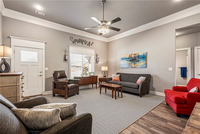 1057 Ruscello Avenue, Tontitown, AR 72762