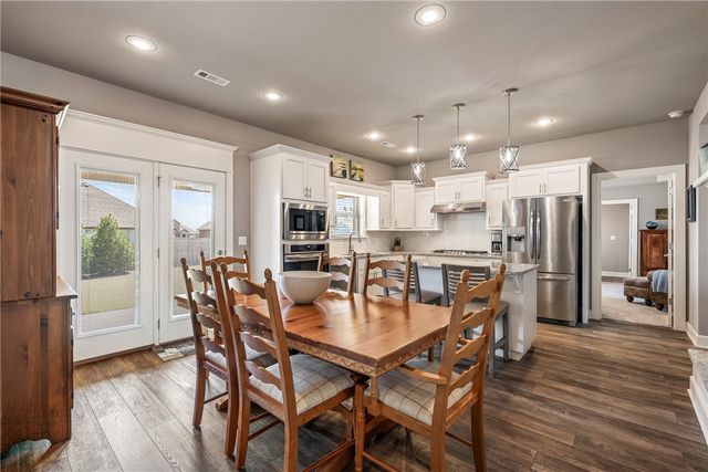 1057 Ruscello Avenue, Tontitown, AR 72762