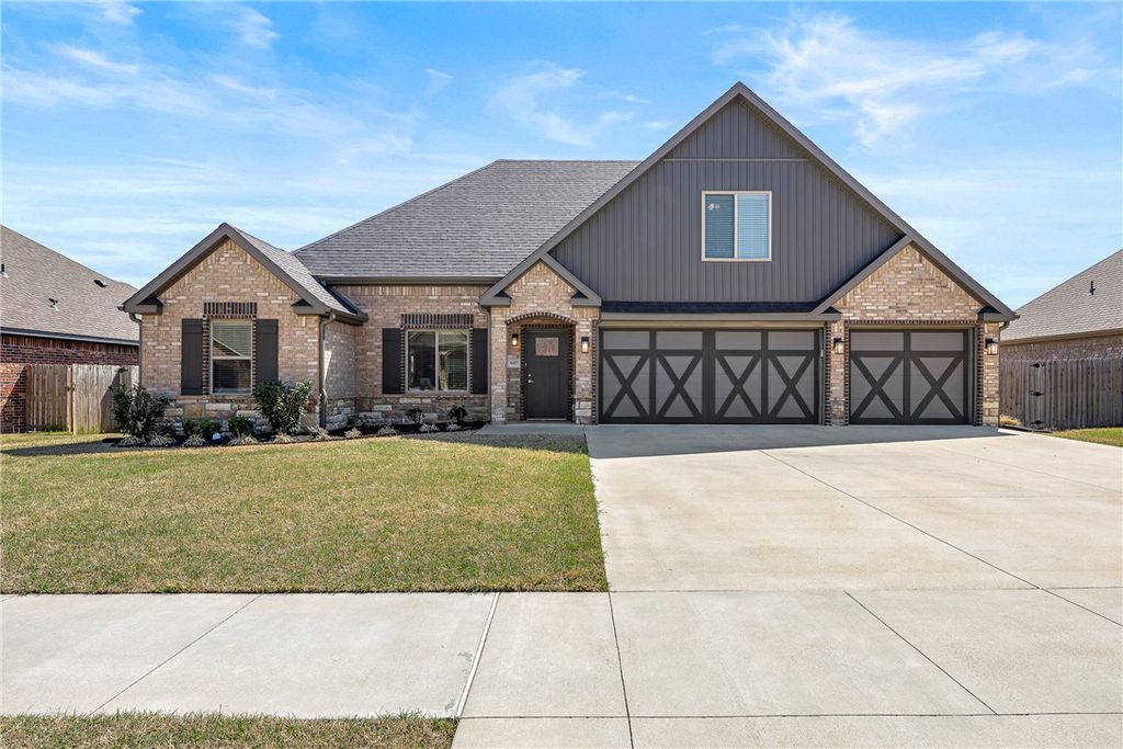 1057 Ruscello Avenue, Tontitown, AR 72762