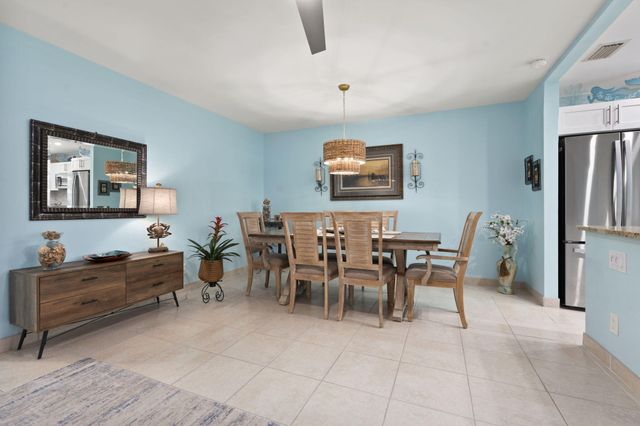 1177 S Drive Circle B, Delray Beach, FL 33445