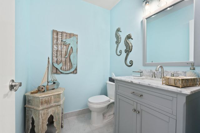 1177 S Drive Circle B, Delray Beach, FL 33445