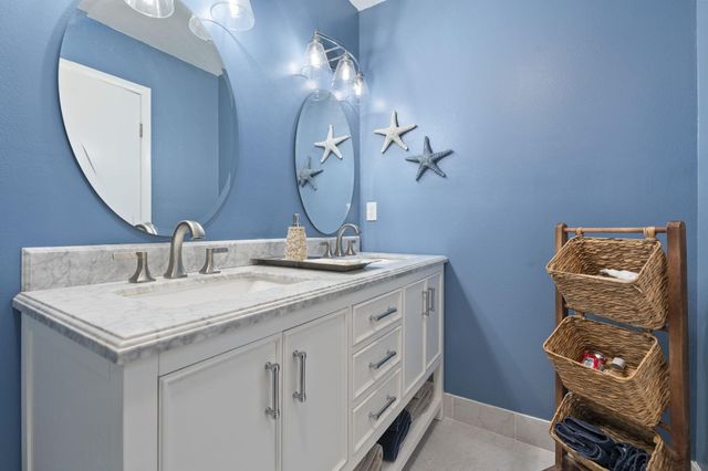 1177 S Drive Circle B, Delray Beach, FL 33445