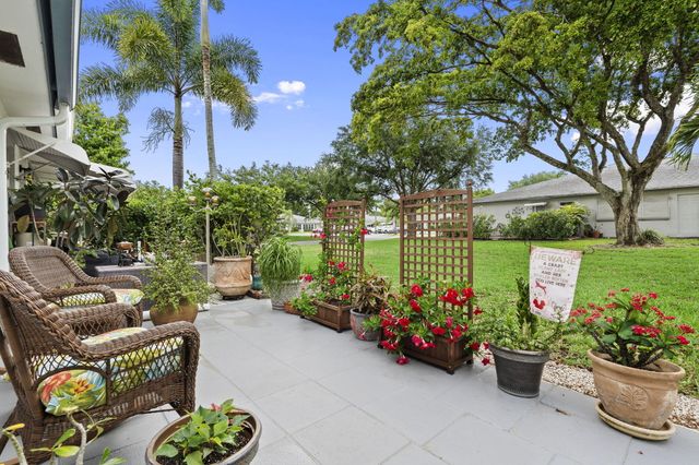 1177 S Drive Circle B, Delray Beach, FL 33445
