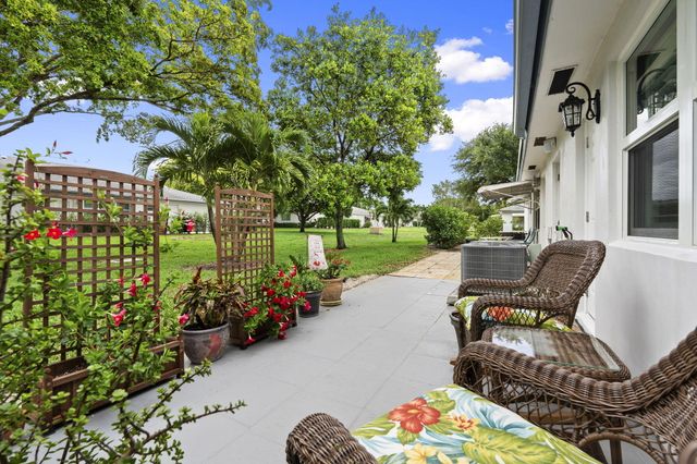 1177 S Drive Circle B, Delray Beach, FL 33445