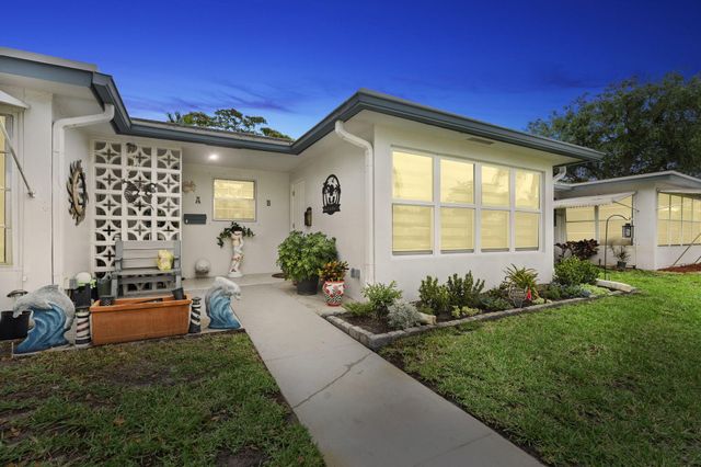 1177 S Drive Circle B, Delray Beach, FL 33445