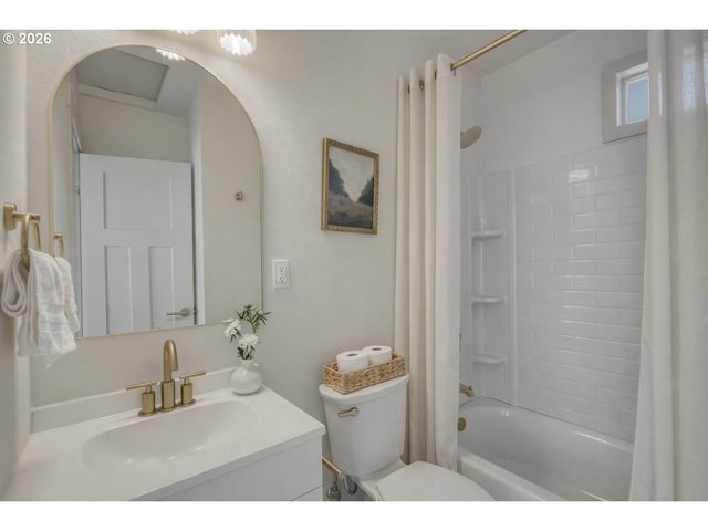 6530 Se 83RD Ave, Portland, OR 97266