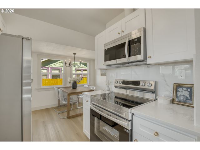 6530 Se 83RD Ave, Portland, OR 97266