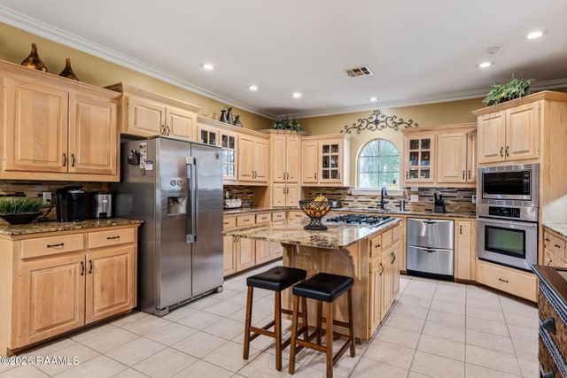 100 Twisted Oak Circle, Lafayette, LA 70508
