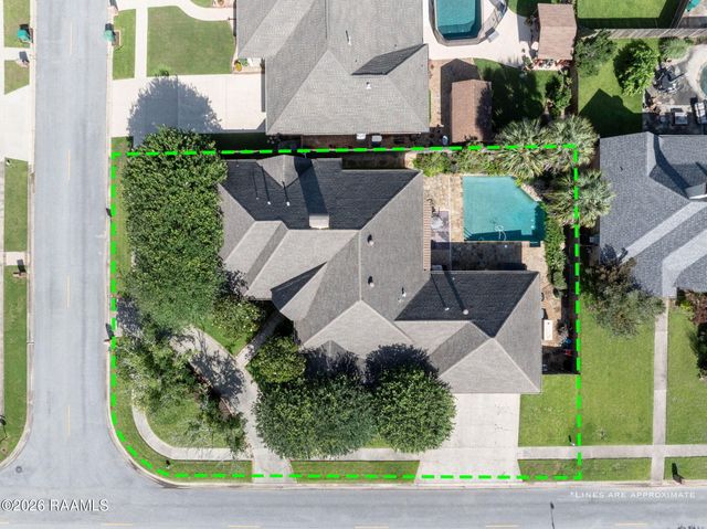 100 Twisted Oak Circle, Lafayette, LA 70508