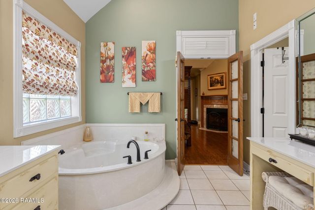 100 Twisted Oak Circle, Lafayette, LA 70508