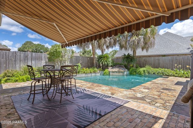 100 Twisted Oak Circle, Lafayette, LA 70508