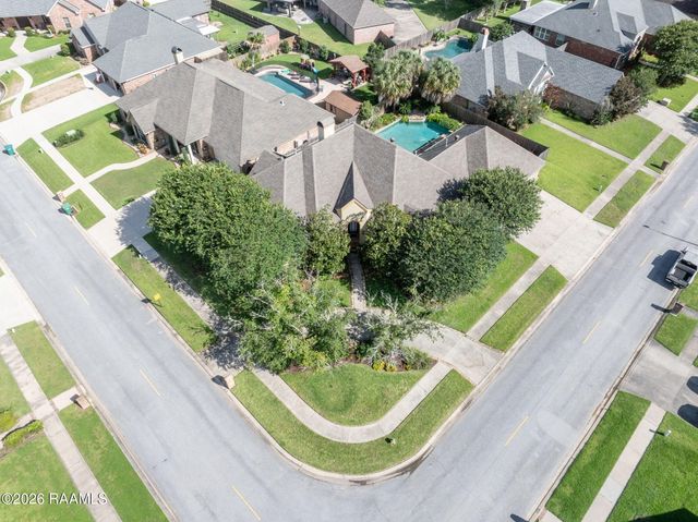 100 Twisted Oak Circle, Lafayette, LA 70508