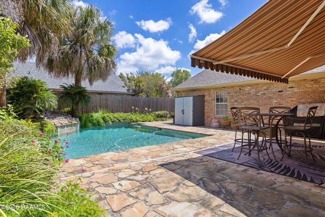 100 Twisted Oak Circle, Lafayette, LA 70508
