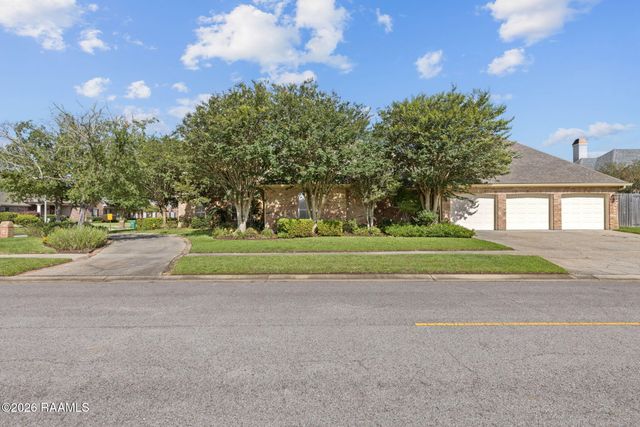 100 Twisted Oak Circle, Lafayette, LA 70508