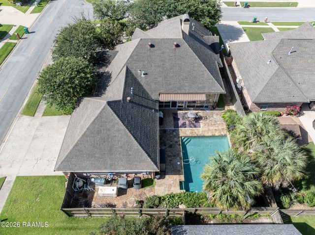 100 Twisted Oak Circle, Lafayette, LA 70508