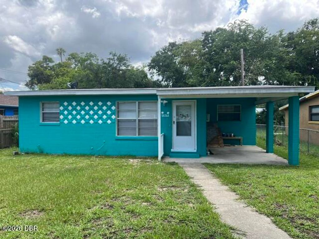 606 Holmes Avenue, Daytona Beach, FL 32114