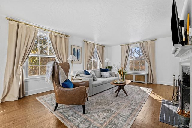 2 Apple Tree Close, Chappaqua, NY 10514