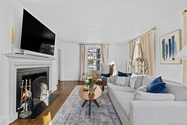 2 Apple Tree Close, Chappaqua, NY 10514