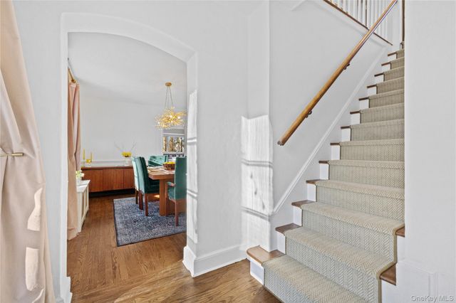 2 Apple Tree Close, Chappaqua, NY 10514