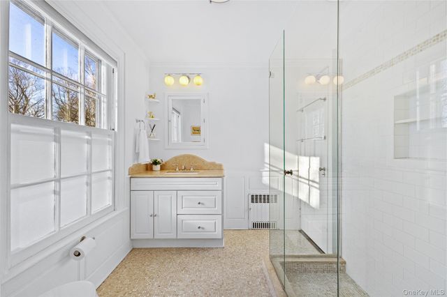 2 Apple Tree Close, Chappaqua, NY 10514