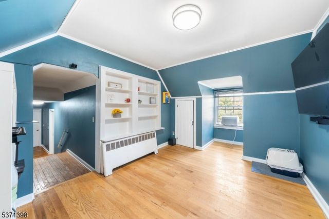 51 Hillside Ter, Newton Town, NJ 07860