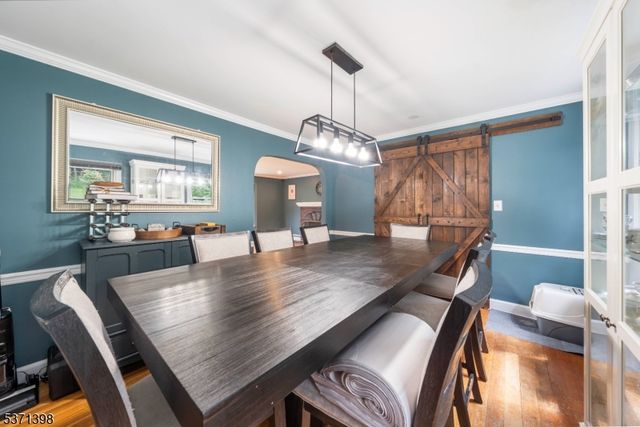 51 Hillside Ter, Newton Town, NJ 07860