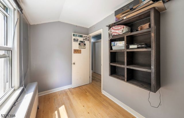 51 Hillside Ter, Newton Town, NJ 07860