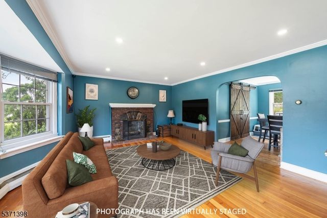 51 Hillside Ter, Newton Town, NJ 07860