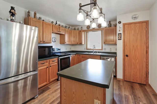 1551 Woodruff WAY, Hartford, WI 53027