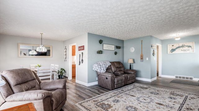 107 Dartmouth Road SE, Hebron, OH 43025