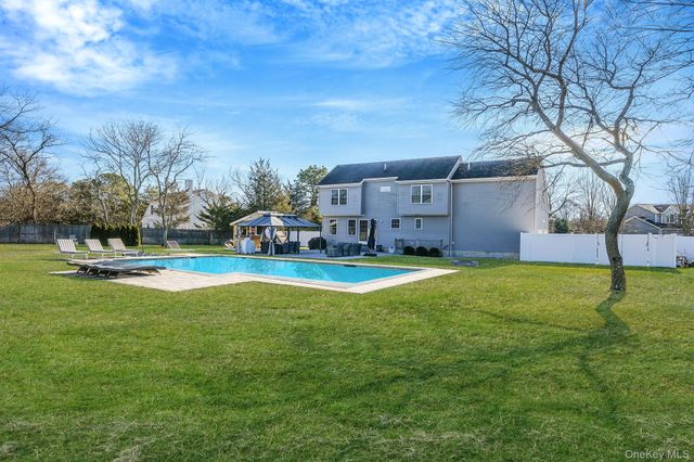 4 Danamarie Lane, East Patchogue, NY 11772