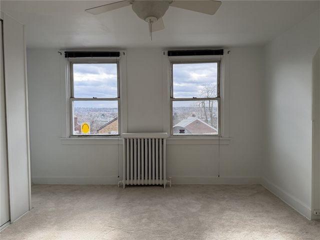 6333 Glenview Place, Highland Park, PA 15206